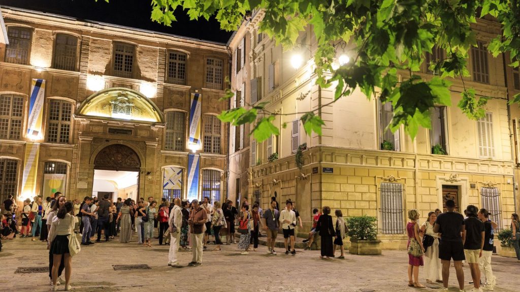 Festival d'opéra d'Aix : mission d'audit déclenchée pour mesurer le déficit
Le festival est affecté par les difficultés structurelles et conjoncturelles que connaît le secteur de l'art lyrique, et par des objectifs de recettes propres qui n'ont pu être atteintes, entraînant une situation déficitaire, selon le ministère de la Culture.