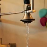 Toulouse : le prix de l'eau va augmenter de 42% en période estivale
Pour inciter les consommateurs à faire des économies d'eau, son prix va augmenter de 42% en période estivale, avant de baisser de 30% le reste de l'année.