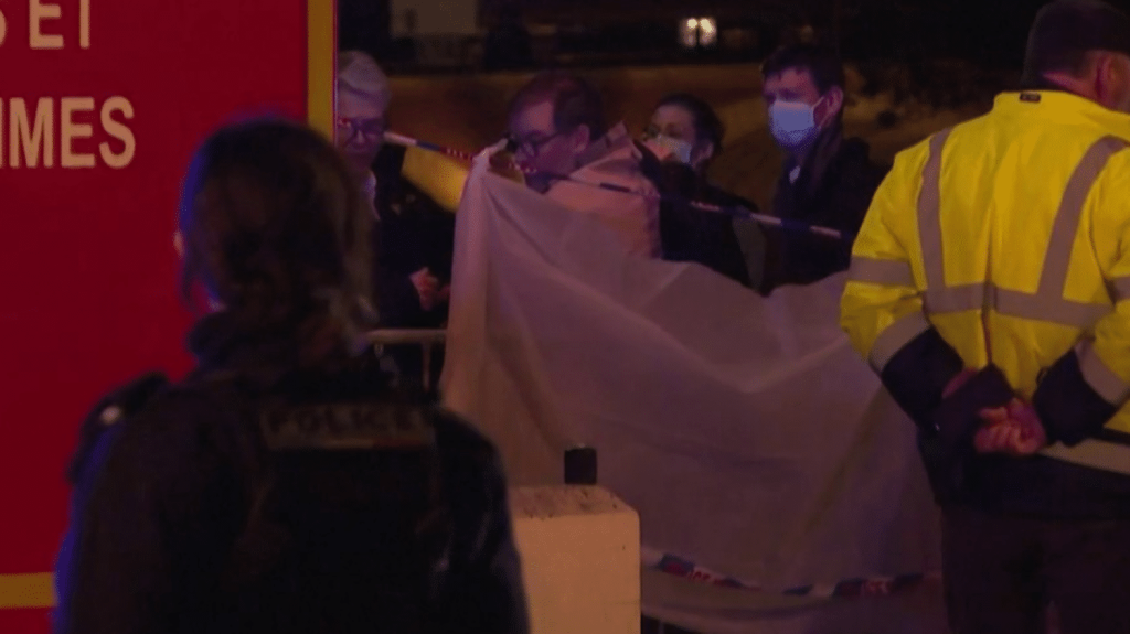 Attaque au couteau à Bordeaux : l'hypothèse terroriste écartée par les enquêteurs
Mercredi 10 avril en début de soirée, un homme a attaqué au couteau deux personnes à Bordeaux, en Gironde. L'une des victimes est décédée, et les jours de la seconde ne sont plus en danger. Les enquêteurs ont écarté l'hypothèse terroriste.