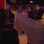 Attaque au couteau à Bordeaux : l'hypothèse terroriste écartée par les enquêteurs
Mercredi 10 avril en début de soirée, un homme a attaqué au couteau deux personnes à Bordeaux, en Gironde. L'une des victimes est décédée, et les jours de la seconde ne sont plus en danger. Les enquêteurs ont écarté l'hypothèse terroriste.