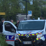 Attaque au couteau à Bordeaux : un différend sur la consommation d'alcool serait à l'origine de l'agression
Une attaque au couteau survenue à Bordeaux, en Gironde, dans la soirée du mercredi 10 avril, a fait un mort et un blessé. Un différend sur la consommation d'alcool en serait à l'origine.