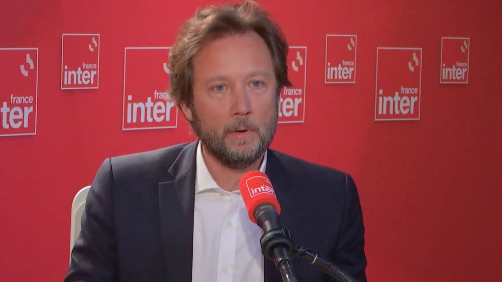 Licenciement dans la fonction publique : le socialiste Boris Vallaud fustige "la com" de Stanislas Guerini
"Le problème est l'attractivité de la fonction publique", avec des "dizaines de milliers de postes non pourvus", pointe le chef de file des députés socialistes.