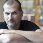 Bruce Benamran : "Ma première passion, avant la science, avant les vidéos, c'est de raconter des histoires"
Tous les jours, une personnalité s'invite dans le monde d'Élodie Suigo. Mardi 2 avril 2024 : Le vidéaste et écrivain, Bruce Benamran. Il publie un nouveau polar : "Yzzy a disparu" aux éditions XO.