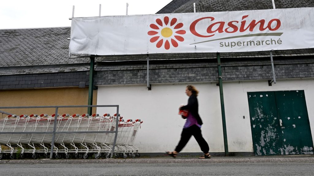 Restructuration de Casino : "On ne peut pas se satisfaire à 100% de ces annonces", réagit Saint-Étienne Métropole
Le distributeur a annoncé la réduction de ses effectifs de près de 2 000 employés.