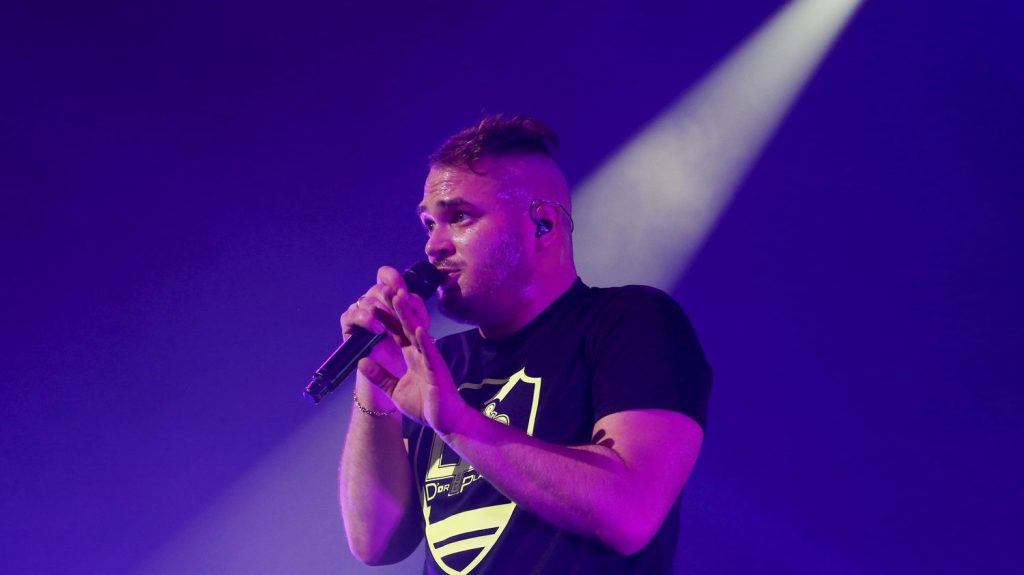 La billetterie pour les concerts de Jul au Stade de France et au Vélodrome prise d'assaut
Les deux spectacles du rappeur marseillais prévus l'an prochain ont affiché complet en quelques heures seulement, mercredi.