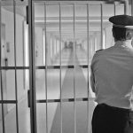 Chansons de la réalité carcérale
Alors que la France a été condamnée une fois de plus par la Cour européenne des droits de l'Homme pour des conditions de détention dégradantes, retour sur les prisons telles que les voient les artistes.