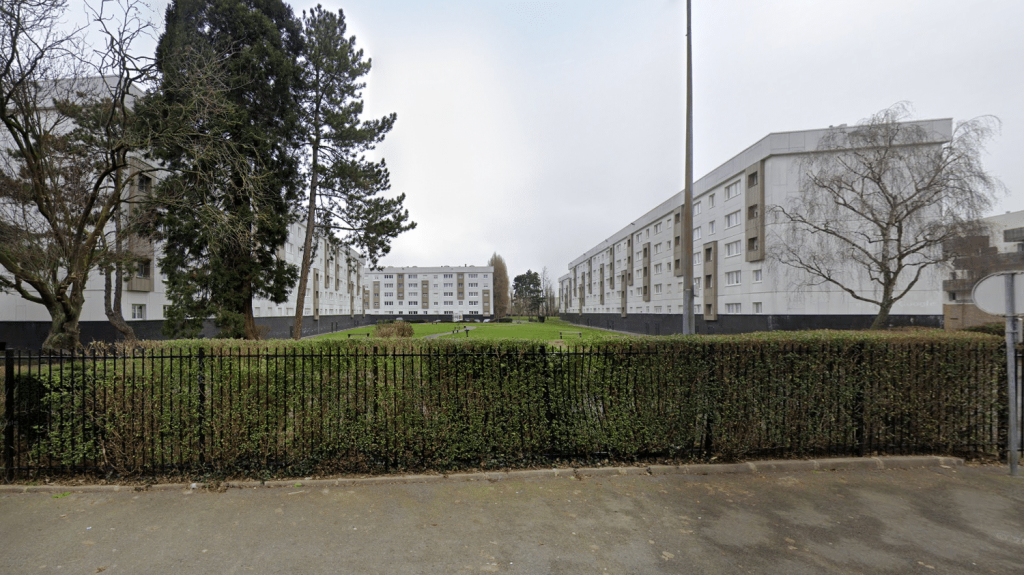 Nord : un adolescent de 14 ans sous contrôle judiciaire après l'agression d'une petite fille de 9 ans
Le jeune, âgé de 14 ans, s'était rendu au commissariat le lendemain de l'agression. La victime avait été rouée de coups jeudi, à La Madeleine, près de Lille (Nord).