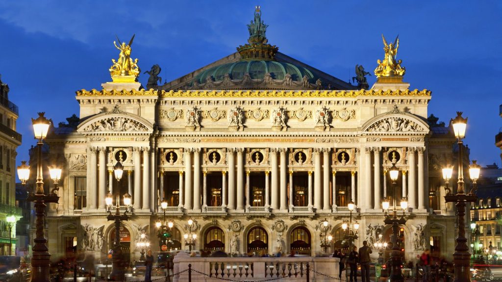 Plan d'économies dans le spectacle vivant : 54% de représentations en moins pour la saison 2024-2025, prévoit une association de professionnels du secteur
Le secteur du spectacle vivant est touché de plein fouet par les coupes budgétaires. France Inter a consulté la dernière enquête de l'Association des professionnels de l'administration du spectacle.
