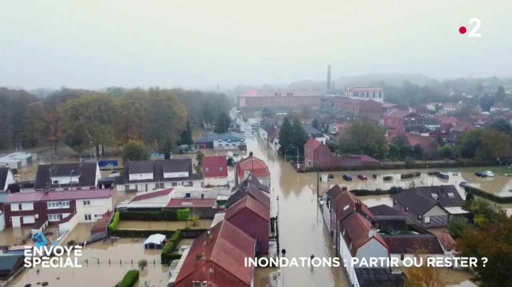 Vidéo
Inondations : partir ou rester ?
Faut-il rester ou fuir ? Dans le Nord-Pas-de-Calais, après les crues millénales de cet hiver, c’est la question que se posent les habitants de Blendecques, inondée deux fois l'hiver dernier.