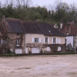 Vidéo
Crues : les habitants de Côte-d’Or et de Saône-et-Loire surpris par les intempéries
La Côte-d’Or et la Saône-et-Loire ont été victimes des crues. La pluie tombée dans la nuit du dimanche 31 mars a fait déborder plusieurs cours d’eau. De nombreuses routes sont impraticables et des habitations ont été inondés.