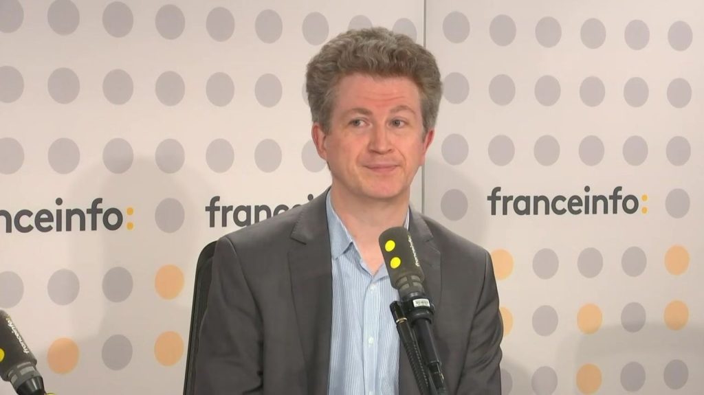 "DGSE, la fabrique des agents secrets" : ce documentaire "est une première, il n'y a pas d'équivalent", selon Jean-Christophe Notin
Le renseignement représente une succession d'informations recueillies de toutes parts", souligne Jean-Christophe Notin, coauteur du documentaire diffusé sur France 2. Pour la première fois, une équipe de télévision a été autorisée à filmer pendant plusieurs semaines des agents de tous les services de la DGSE.