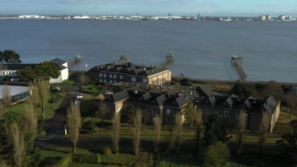 Loire-Atlantique : à Mindin, les premiers déplacés climatiques
Les établissements médico-sociaux de Mindin (Loire-Atlantique) vont être délocalisés pour des raisons climatiques.