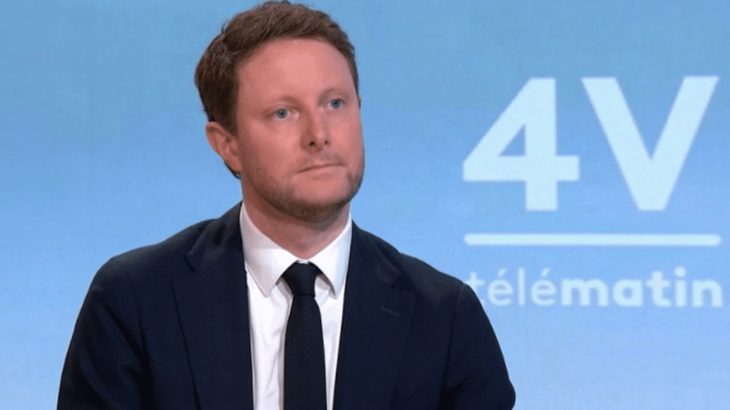 Réforme de la fonction publique : "Il faut tout mettre sur la table", estime le député Renaissance Clément Beaune
Clément Beaune, député Renaissance de Paris, était l'invité des "4 Vérités" sur France 2, mercredi 10 avril.