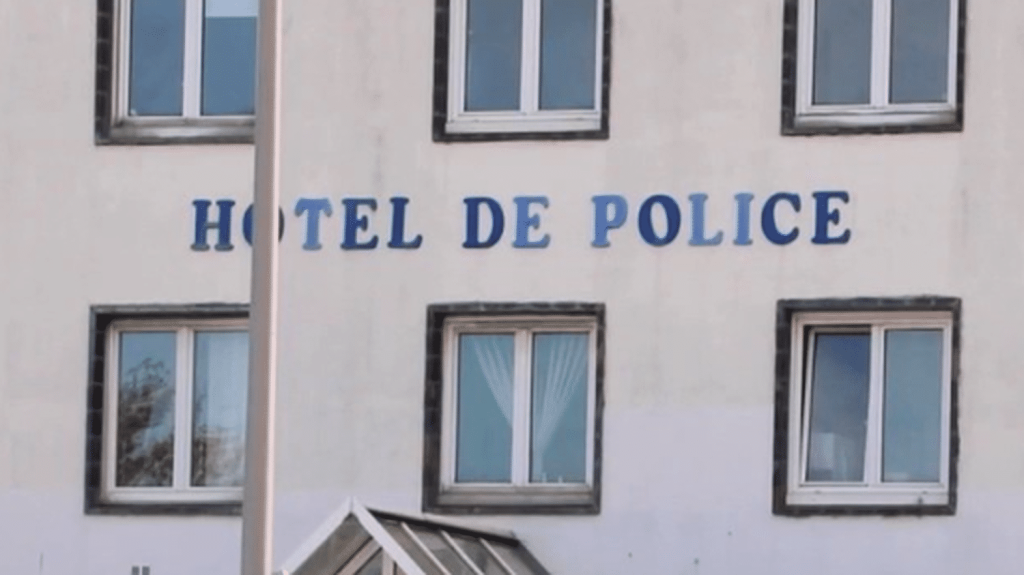 Meurtre à Grande-Synthe : les deux suspects placés en détention pour assassinat
L’enquête sur le meurtre de Philippe, 22 ans, à Grande-Synthe, se poursuit, samedi 20 avril. Les deux suspects, âgés de 14 et 15 ans, ont été mis en examen pour assassinat.