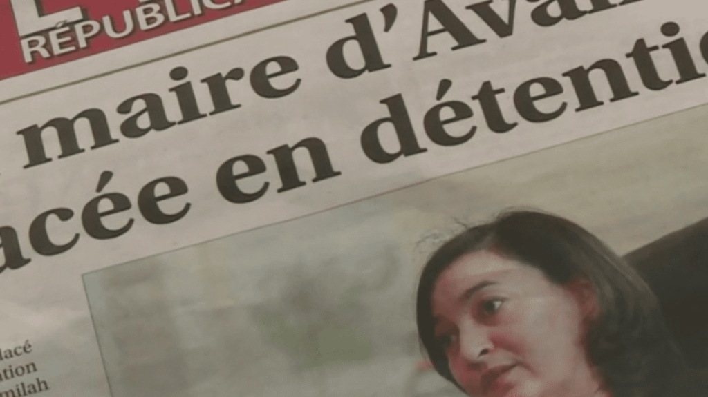 Trafic de stupéfiants : la maire d’Avallon en détention provisoire, l’un de ses frères la dédouane
La maire d’Avallon, dans l'Yonne, placée en détention provisoire mercredi 10 avril, va passer une deuxième nuit en prison. L’un de ses deux frères, également mis en examen, assure qu’elle ignorait que de la drogue était cachée chez elle.