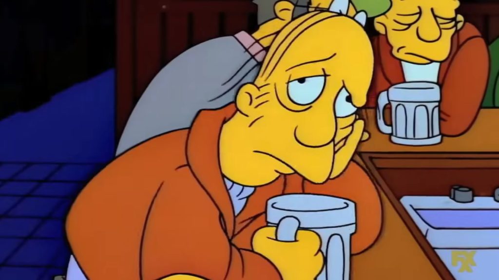 Série : Larry "the barfly" diparaît des "Simpson"
Si vous êtes un fan des "Simpson", vous le connaissez sûrement. Larry the Barfly, ou Larry le pilier de bar, est fidèle au poste depuis 34 ans, depuis la toute première saison. Mais les scénaristes ont décidé de le faire disparaître.