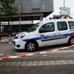 Agression de deux fillettes dans le Bas-Rhin : une collégienne meurt après un arrêt cardiaque en marge de l'attaque
L'adolescente de 14 ans avait été hospitalisée après un malaise cardiaque survenu lors du confinement de son établissement.