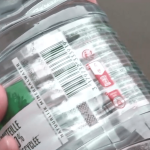 Nestlé : l’entreprise pointée du doigt pour la qualité de ses eaux minérales
Les eaux minérales du groupe Nestlé sont-elles vraiment saines ? Une nouvelle enquête pointe la qualité des eaux de nombreuses grandes marques, il y aurait des doutes sur leur pureté sanitaire.