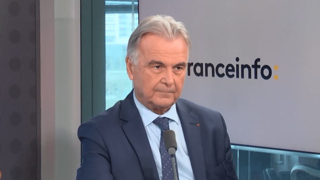 Échec des négociations entre patronat et syndicats sur l'assurance chomage : "C'est un rendez-vous manqué des partenaires sociaux", regrette l'U2P
Les partenaires sociaux n'ont pas trouvé d'accord, alors le gouvernement reprend la main et fixera lui-même de nouvelles règles d'indemnisation pour les demandeurs d'emploi. "C'était malheureusement ce qui pouvait être prévu", déplore Michel Picon, le président de l'U2P, l'Union des entreprises de proximité.