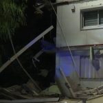 Antibes : sept balcons d'un immeuble se sont effondrés
Plus de peur que de mal à Antibes, dans les Alpes-Maritimes, où les sept balcons de la façade d’un immeuble se sont effondrés dimanche 14 avril en début de soirée. Aucun habitant n’a été blessé.