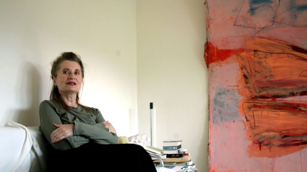Elfriede Jelinek, prix Nobel de littérature, nommée Commandeur dans l'ordre des Arts et des Lettres
La France a remis à l'écrivaine autrichienne les insignes de Commandeur dans l'ordre des Arts et des Lettres, venant récompenser une œuvre "monumentale" et "vigilante".
