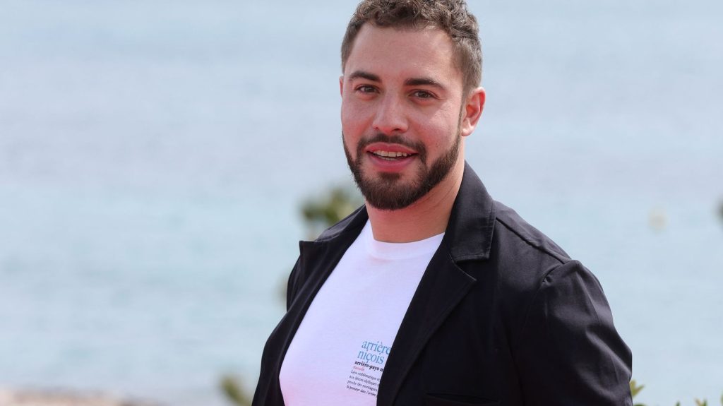 Mort de l'acteur de "Plus belle la vie" Marwan Berreni : l'enquête classée sans suite
Le corps de l'acteur avait été retrouvé le 12 octobre dernier dans une bâtisse inhabitée sur la commune de Corcelles-en-Beaujolais, dans le Rhône.
