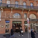 Toulouse : un nouvel immeuble évacué dans le centre-ville à cause de fissures et d'affaissements de planchers
De nombreux bâtiments ont été évacués ces derniers mois à Toulouse. Le 9 mars, un vieil immeuble dans le centre historique de la ville s'est effondré. Il avait été évacué préventivement quelques jours plus tôt par la municipalité.