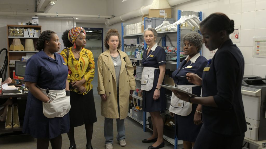 "Petites mains" : le combat des femmes de chambre d'un grand palace parisien dans un film choral émouvant
Avec cette nouvelle chronique sociale, Nessim Chikhaoui cultive sa veine de cinéaste social et engagé.