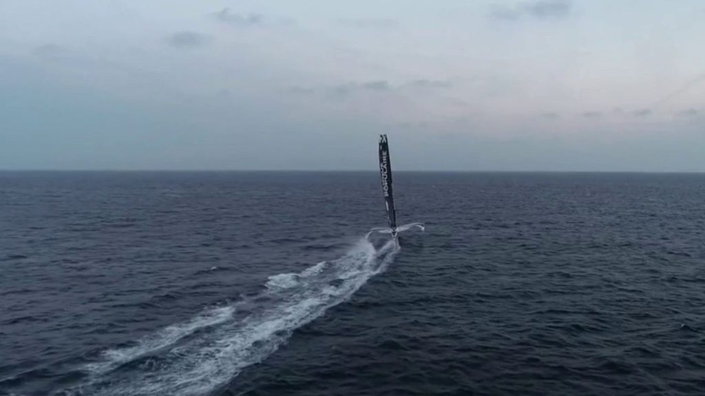 JO 2024 : plusieurs personnalités vont traverser l'Atlantique avec la flamme olympique
Marie-José Pérec embarquera à bord du Maxi-trimaran Banque Populaire, avec Alexis Michalik, Marine Lorphelin, et le Chef Hugo Roellinger, alors que la flamme arrivera aux Antilles le 15 juin.