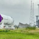 Les deux premiers étages de la fusée Ariane 6 installés sur le pas de tir à Kourou, en Guyane
La fusée Ariane 6, la lutte contre le trafic de stupéfiants et la culture de la vanille à La Réunion. C'est le programme du "Journal des outremers" par Serge Massau.