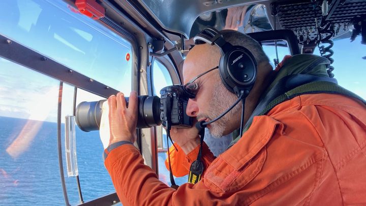 Les gardes-côtes surveillent toute activité suspecte près du port de La Rochelle. (YANNICK FALT / RADIO FRANCE)