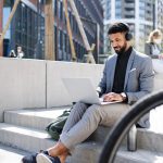 Comment les managers gèrent-ils l'extension du télétravail depuis mars 2020 ?
Quels sont les impacts de la crise sanitaire de 2020 sur les missions des managers et sur leurs conditions de travail ? Une vaste enquête a été réalisée et plusieurs milliers de cadres ont été questionnés.