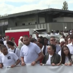 Mort de Shemseddine : une marche blanche s'est tenue à Viry-Châtillon
Une marche blanche en hommage à Shemseddine a eu lieu à Viry-Châtillon, dans l'Essonne, dans l'après-midi du vendredi 12 avril. Près de 200 personnes étaient présentes, toutes choquées par le drame.
