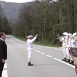 80 ans de la Libération : l’hommage d’Emmanuel Macron aux victimes du nazisme
À l’occasion du 80ème anniversaire de la Libération, Emmanuel Macron a présidé une cérémonie, dimanche 7 avril, en Haute-Savoie, en hommage aux résistants qui ont affronté l’armée allemande sur le plateau des Glières. Il s’est également rendu à la maison des enfants d’Izieu, dans l’Ain.