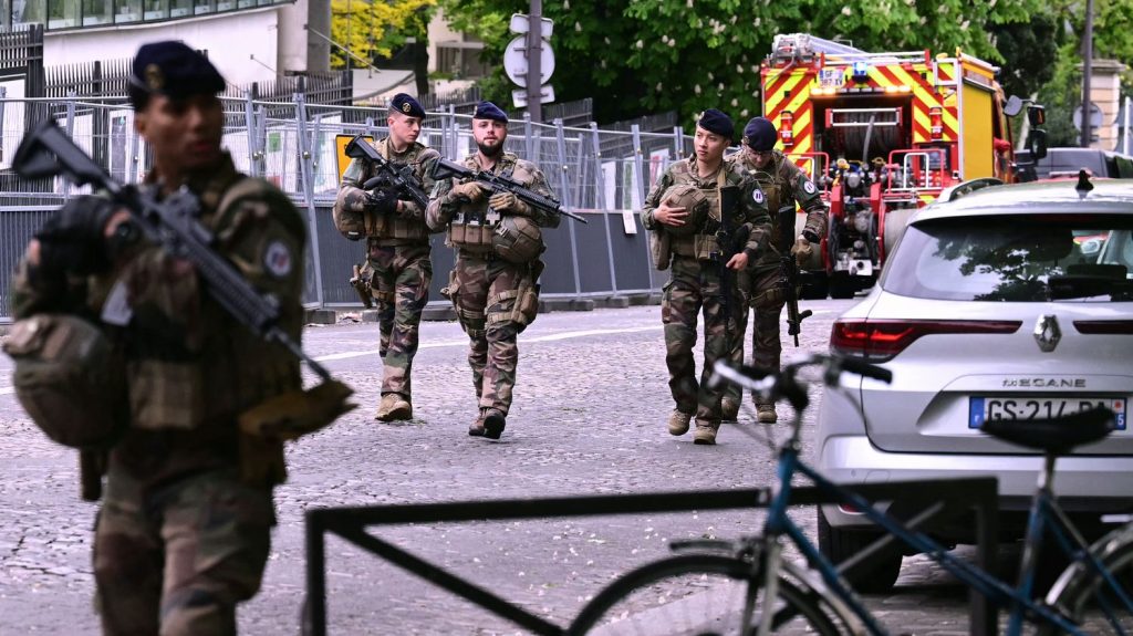 L'homme interpellé autour du consulat d'Iran vendredi a été condamné à dix mois de prison avec sursis
A la barre, le prévenu âgé de 61 ans a expliqué lundi qu'il n'avait voulu "menacer personne", mais avait souhaité "se venger" des autorités iraniennes, "terroristes" à ses yeux.