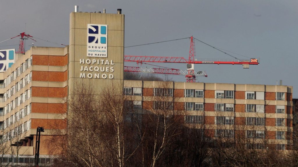 L'hôpital Monod du Havre confiné pendant une heure après le "signalement d’individus potentiellement armés" au sein de l'établissement
Le confinement a duré environ une heure, sans faire de blessé, annonce le groupe hospitalier.