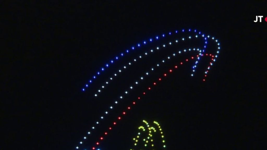 Paris 2024 : 800 drones vont briller à Marseille
800 drones vont illuminer le ciel de Marseille, dans les Bouches-du-Rhône. Des festivités pour célébrer la passation de la flamme entre les délégations grecque et française.