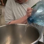 Vidéo
Inondations en Indre-et-Loire : des villages privés d'eau potable
En Indre-et-Loire, des villages se retrouvent sans eau potable à la suite des crues qui ont inondé une station de captage mercredi 3 avril.