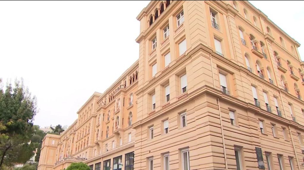 Violence des mineurs : un internat pour les élèves en décrochage scolaire a ouvert ses portes à Nice
Lundi 22 avril, Gabriel Attal a visité un internat éducatif à Nice, dans les Alpes-Maritimes. Ce dispositif est prévu pour accueillir des mineurs en décrochage scolaire ou sur le point de basculer dans la délinquance durant les vacances scolaires.