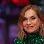 L'actrice Isabelle Huppert interpellée sur scène par un spectateur qui clame sa désapprobation
L'interpellation récente d'Isabelle Huppert par un spectateur dans un théâtre parisien interroge sur l'attitude du public pendant une pièce et sur ses réactions, complexes, vis-à-vis de mises en scène déroutantes voire transgressives.