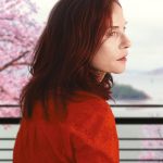 "Sidonie au Japon" : Isabelle Huppert drolatique et émouvante dans une balade salutaire au pays des fantômes
Ses temples, ses jardins, sa gastronomie, ses coutumes et ses fantômes... Sidonie, une romancière française incarnée par la savoureuse Isabelle Huppert, découvre les subtilités du pays du Soleil levant dans les pas de son éditeur japonais.