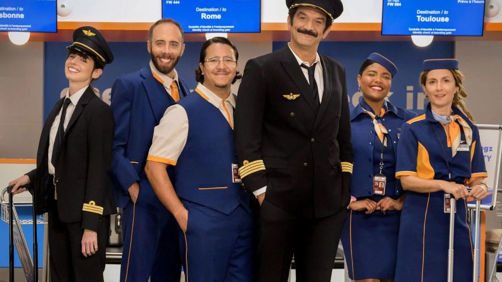 Le retour de Jamel Debbouze dans la sitcom "Terminal", 26 ans après la série "H"
Avec "Terminal", Jamel Debbouze passe derrière la caméra, et renoue avec les sitcoms filmées en public. Cette fois, l'arène est une compagnie aérienne low cost avec un casting 5 étoiles. La série est diffusée à partir du 22 avril sur Canal +.