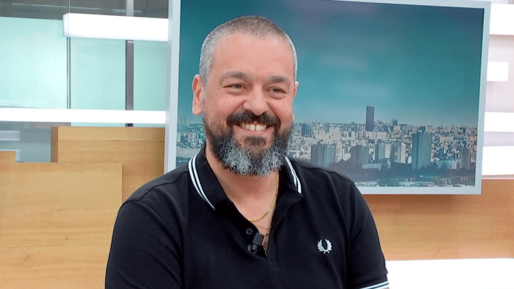 Bande dessinée : "Aujourd’hui, on est dans des slogans à la Twitter", regrette Joann Sfar, auteur de "Nous vivrons, enquête sur l’avenir des Juifs"
Mardi 23 avril, le dessinateur Joann Sfar a présenté son dernier ouvrage, "Nous vivrons, enquête sur l’avenir des Juifs", sur le plateau du 12/13 info. Il y raconte le point de vue des personnes juives qu’il a interrogées en France et en Israël après l’attaque du 7 octobre.