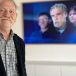 Interview
"Antoine Raimbault a tout de suite vu le côté cinématographique de notre enquête, avec ses rebondissements" : José Bové héros du film "Une affaire de principe"
Dans ce second long-métrage, Antoine Raimbault fait de José Bové un véritable personnage de cinéma qu'il met en scène dans une enquête réellement menée par l'ancien député européen il y a une dizaine d'années.