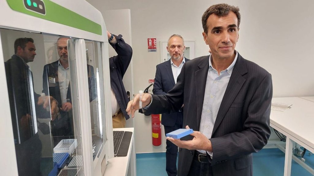 Endométriose : ouverture du premier laboratoire spécialisé dans l'analyse des tests salivaires à Dax
La start-up Ziwig devrait traiter entre 4 000 et 9 000 prélèvements par semaine.