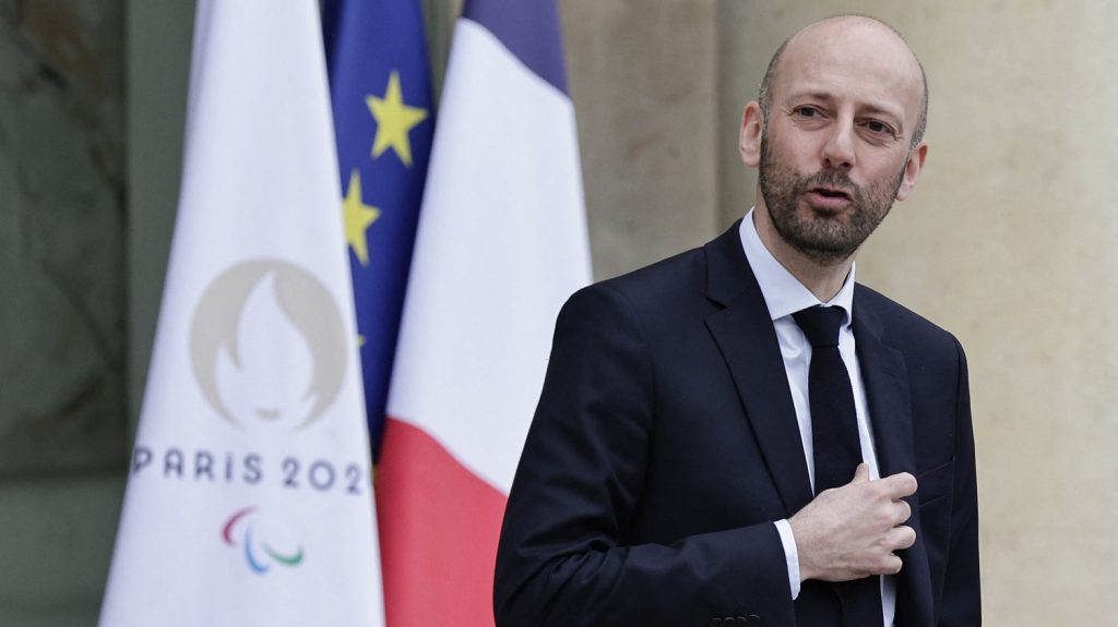 Licenciement dans la fonction publique : "C'est purement honteux", fulmine la secrétaire générale de la CGT fonction publique
"Il ne nous a absolument rien dit ! Nous l'avons appris dans la presse", s'indigne Natacha Pommet qui, au-delà de la méthode, rappelle que "les processus disciplinaires" existent déjà.