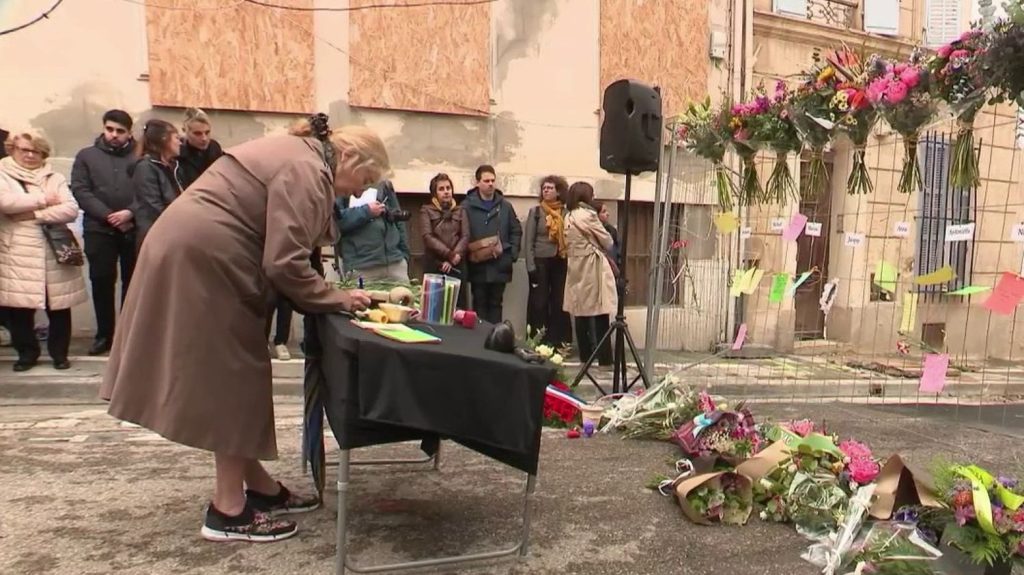 Effondrements rue de Tivoli : Marseille rend hommage aux victimes
Un rassemblement à la mémoire des huit morts a été organisé, mardi 9 avril, rue de Tivoli, à Marseille, un an après une explosion et l'effondrement de deux immeubles.