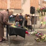 Effondrements rue de Tivoli : Marseille rend hommage aux victimes
Un rassemblement à la mémoire des huit morts a été organisé, mardi 9 avril, rue de Tivoli, à Marseille, un an après une explosion et l'effondrement de deux immeubles.