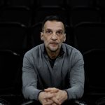 Vidéos
"Cannabis" : Mathieu Kassovitz explore les avantages et risques de la légalisation dans un documentaire autour du monde
Dans une grande enquête diffusée sur France 5, l'acteur-réalisateur s'est notamment penché sur les ravages du trafic aux Pays-Bas, et a interrogé Justin Trudeau sur les résultats de la réforme qu'il a engagée au Canada.