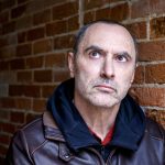 "Il nous manquait l'envie de réussir" : Mirwais revient dans un livre sur l’histoire du groupe de rock Taxi-Girl
Tous les jours, une personnalité s'invite dans le monde d'Élodie Suigo. Mardi 30 avril 2024 : le membre fondateur du groupe de rock Taxi-Girl, auteur et compositeur, Mirwais. Il vient de publier la première partie d’une autobiographie, "Taxi-Girl 1978-1981" aux Éditions Séguier.